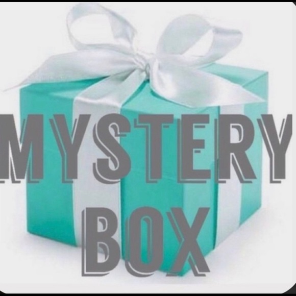 10 pieces of Make-up. All brand name. All brand new. - Picture 1 of 1